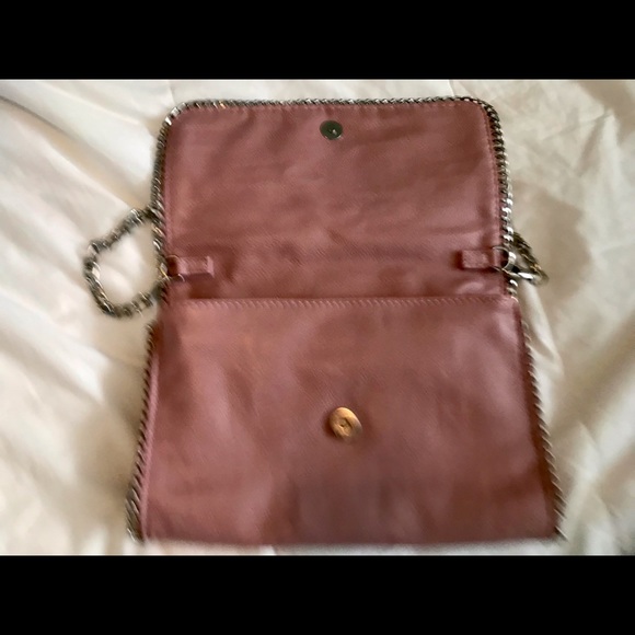 Pink leather purse with chain strap - Picture 2 of 3